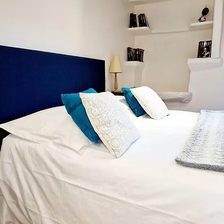 Holiday home Le Chardon Bleu, Jardin, Centre-ville, Saint-Come-d'Olt