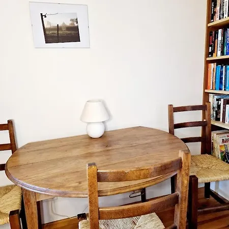 Hébergement de vacances Le Chardon Bleu, Jardin, Centre-ville, Saint-côme-d'olt *