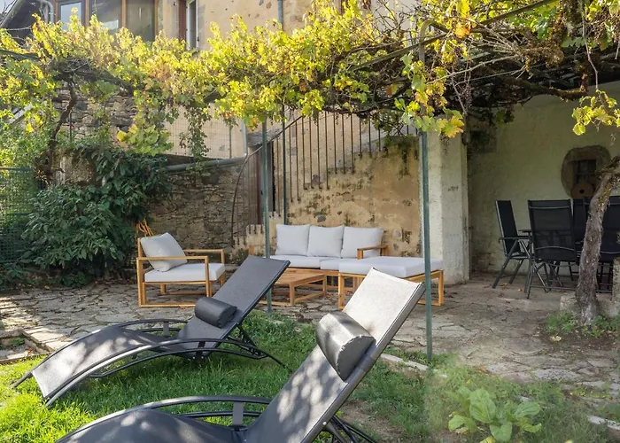 Le Chardon Bleu, Jardin, Centre-ville, Semesterbostad Saint-Côme-dʼOlt